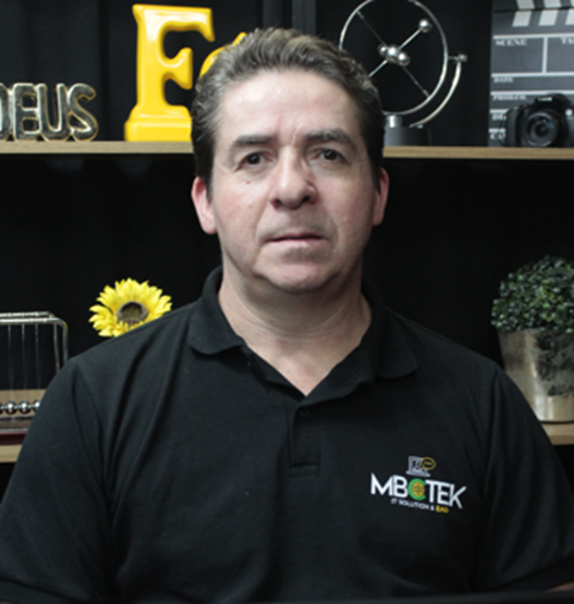 Professor Alessandro Moraes